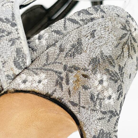 Manolo Blahnik Vintage Silver Brocade Floral Pointed Toe Strappy Heel size IT 39 - Picture 11 of 15